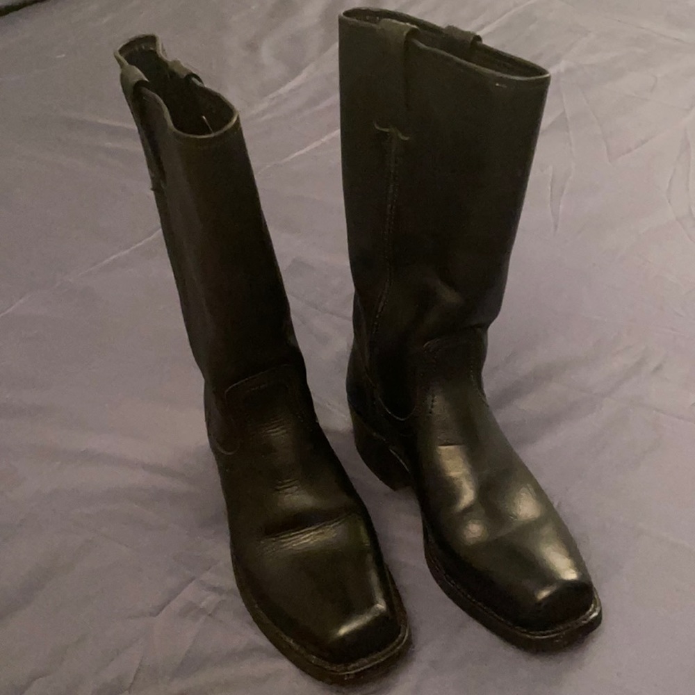 Frye Calvary Boots in excellent condition.
